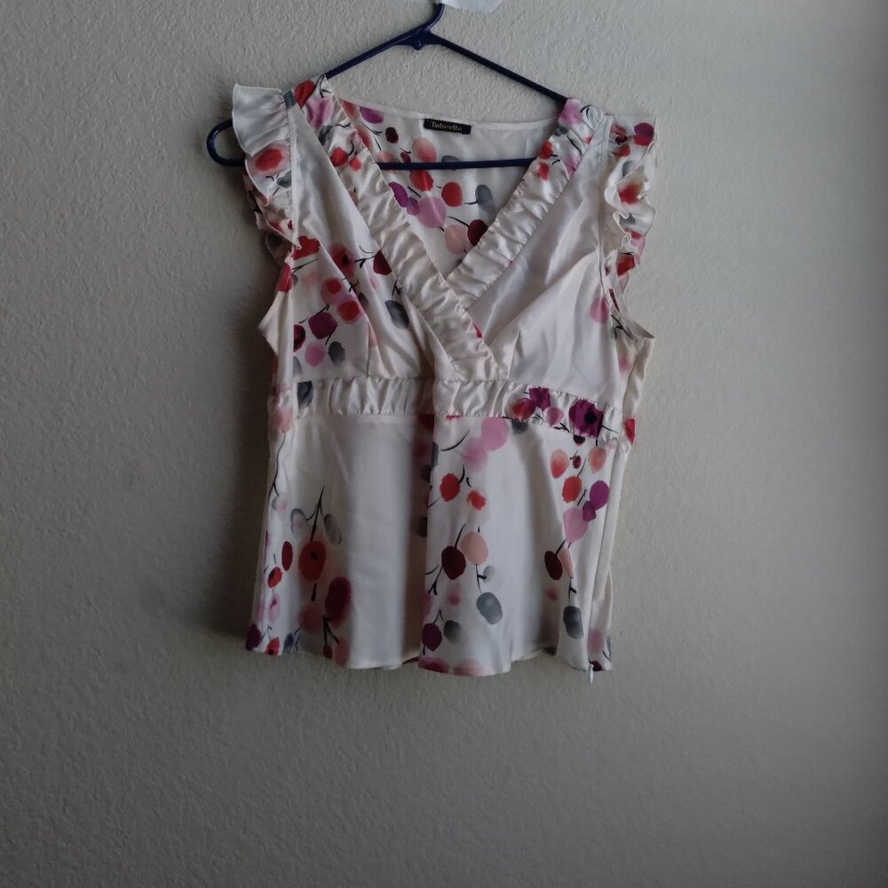 Tintoretto Cream 100% Silk Top with Leaf Print and Flutter Sleeves